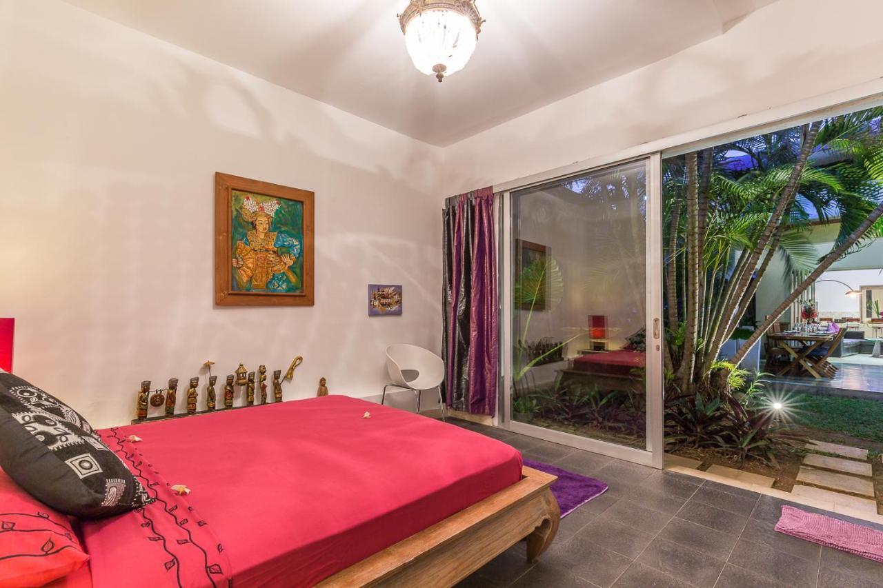 Villa Purple Legian  Luaran gambar