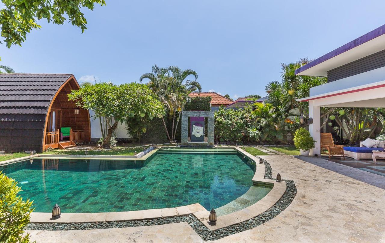 Villa Purple Legian  Luaran gambar